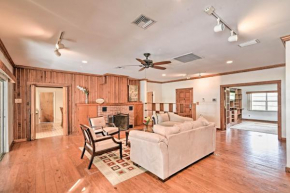 Lakefront Home with Private Pool, 13 Mi to Tampa